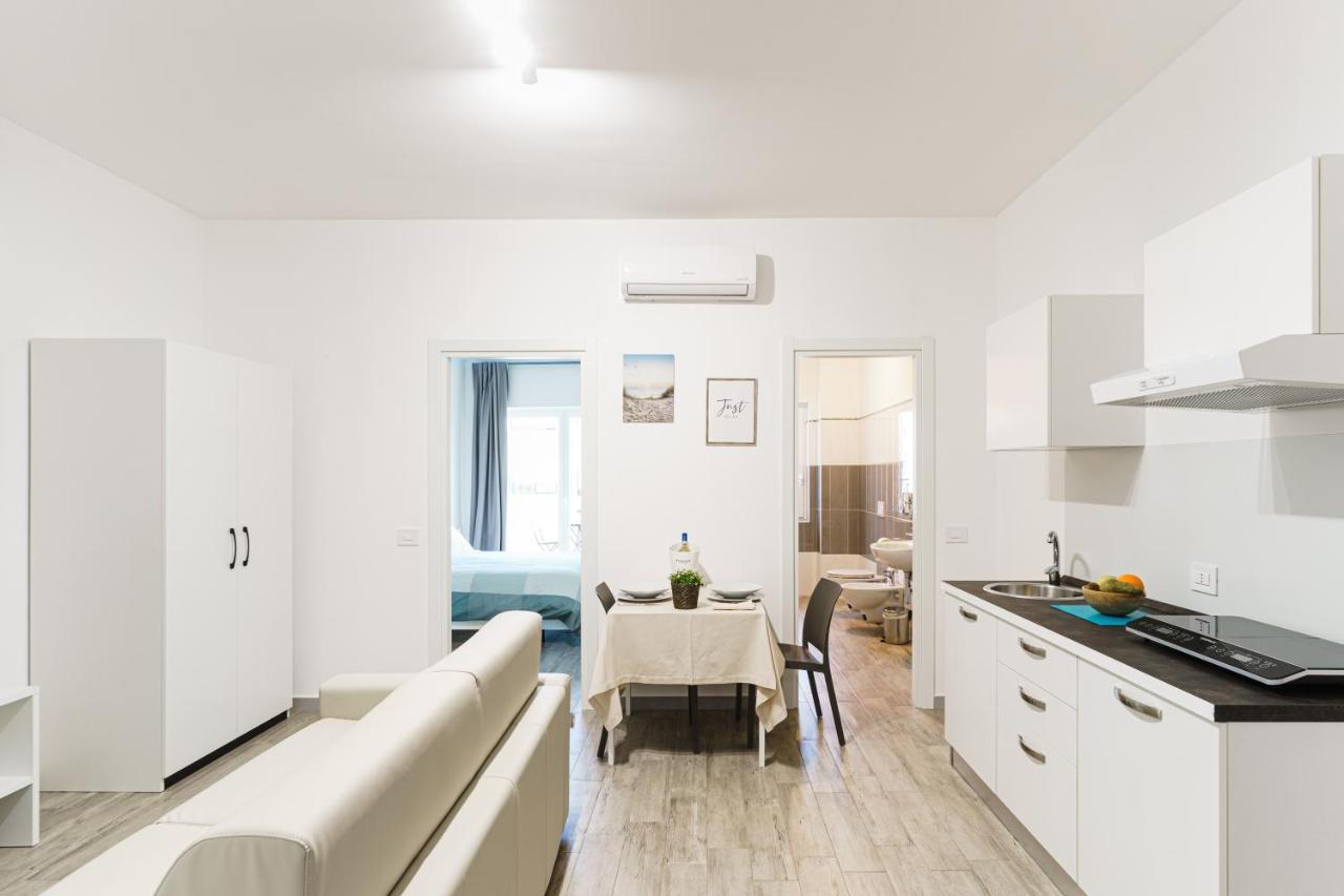 Aparthotel Le Marine ビシェーリエ エクステリア 写真