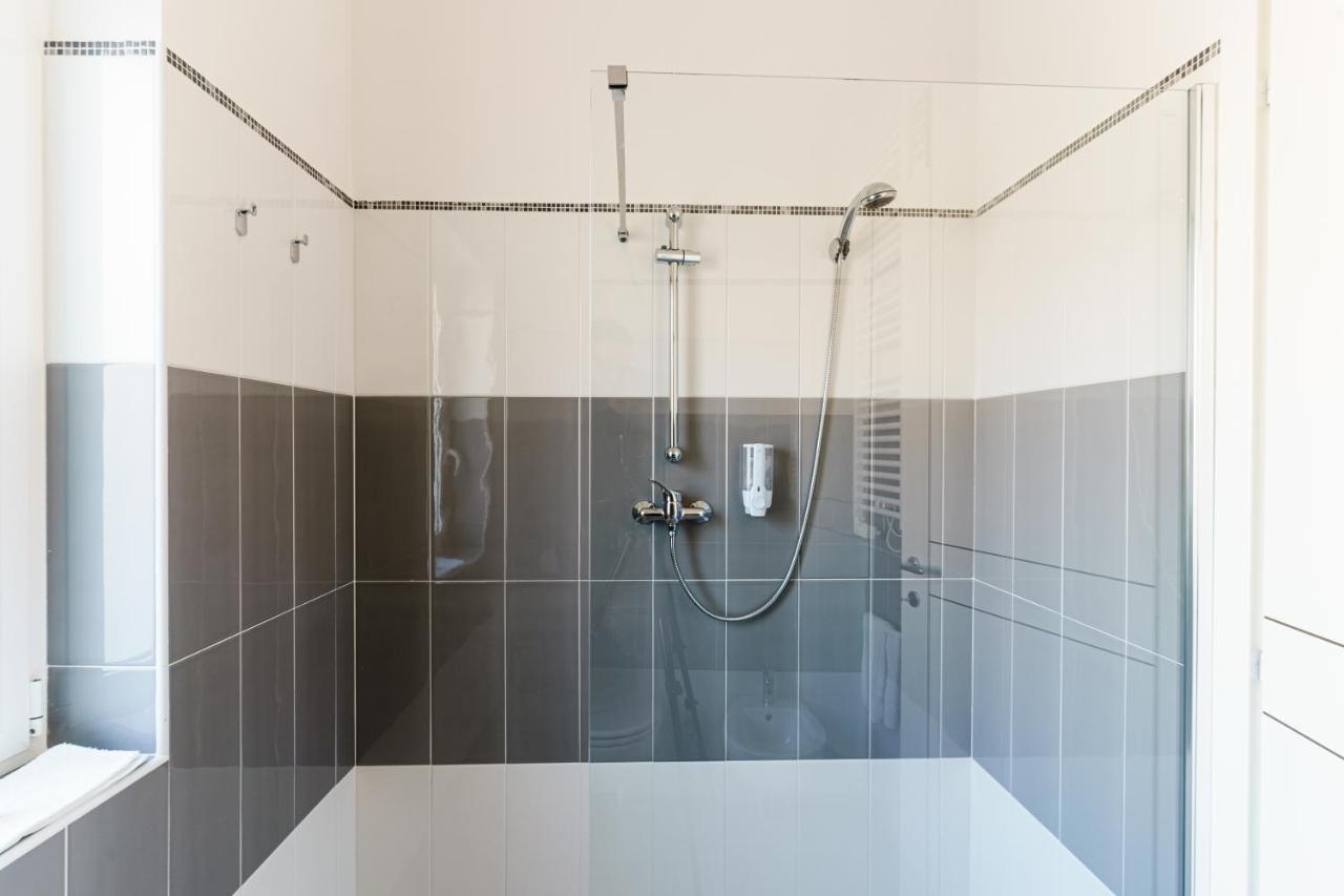 Aparthotel Le Marine ビシェーリエ エクステリア 写真